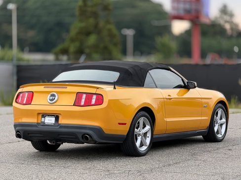Used 2012 Ford Mustang GT Premium w/ Electronics Pkg RWD image 9