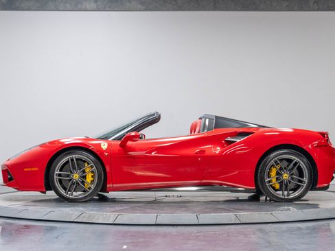 Used 2018 Ferrari 488 Spider RWD image 42