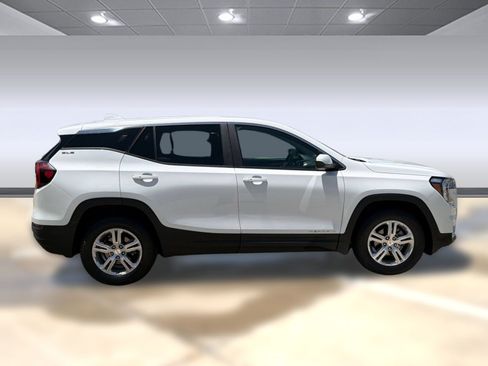 Used 2024 GMC Terrain SLE AWD/4WD image 8