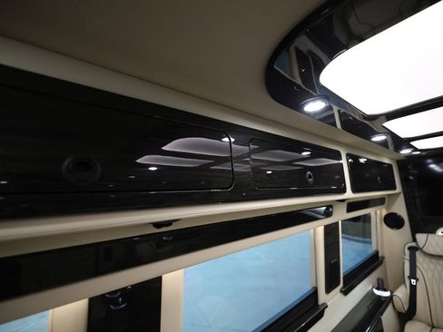 Used 2024 Mercedes-Benz Sprinter 3500 image 39