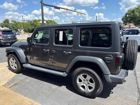 Used 2018 Jeep Wrangler Unlimited Sport S AWD/4WD image 5