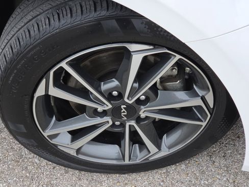 Used 2023 Kia Forte LXS w/ LXS Technology Package image 10