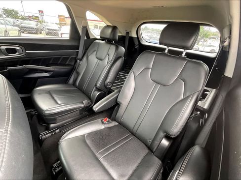 Certified 2023 Kia Sorento SX AWD/4WD image 28