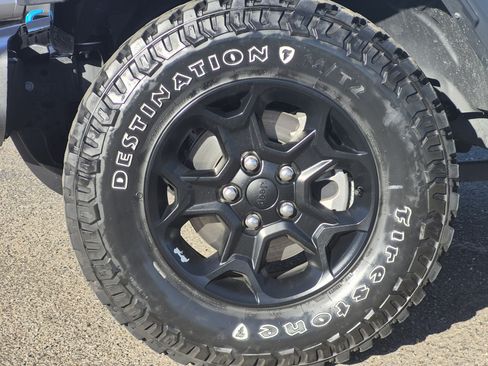 Used 2023 Jeep Wrangler Unlimited w/ 8.4" Radio Group image 11