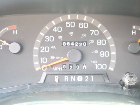 Used 2000 Ford E-150 and Econoline 150 RWD image 44