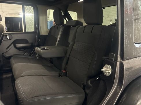 Used 2024 Jeep Wrangler Unlimited Rubicon 4xe AWD/4WD image 13