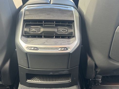 Used 2024 BMW 760i xDrive w/ Executive Package image 6