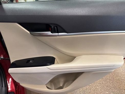 Used 2019 Toyota Camry LE FWD image 23