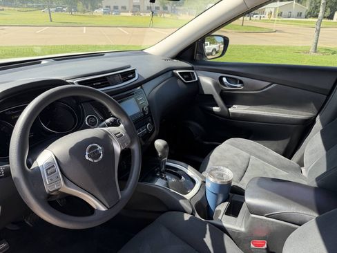 Used 2016 Nissan Rogue SV FWD image 15
