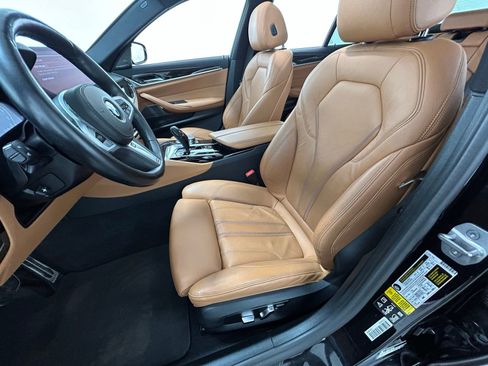 Used 2023 BMW 540i xDrive w/ M Sport Package image 31