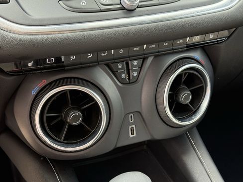 Used 2025 Chevrolet Blazer LT image 25