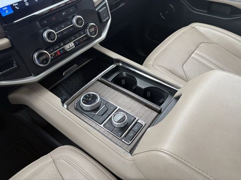 Used 2024 Ford Expedition Max Limited image 20