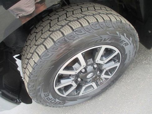 Used 2015 Toyota Tundra Limited w/ Limited Premium Package image 13