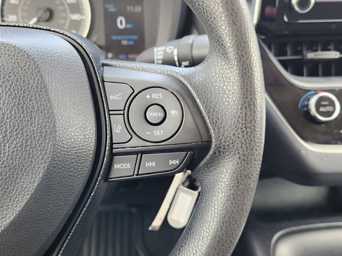 Used 2020 Toyota Corolla LE image 33