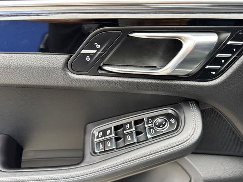 Used 2016 Porsche Macan S image 10