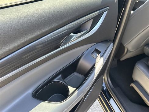 Used 2018 Buick Enclave Premium w/ Experience Buick Package image 12