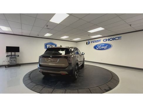Used 2025 Nissan Kicks SR w/ SR Premium Package AWD/4WD image 9