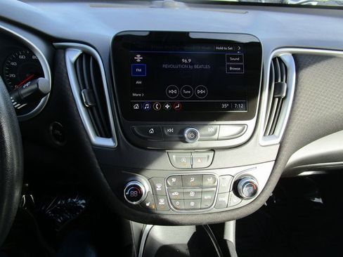 Used 2022 Chevrolet Malibu LT image 33