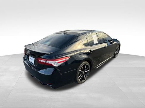 Used 2020 Toyota Camry XSE image 5