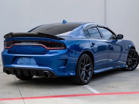 Used 2022 Dodge Charger R/T w/ Blacktop Package RWD image 9