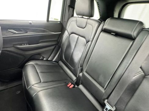Used 2024 Jeep Grand Cherokee Limited w/ Luxury Tech Group II AWD/4WD image 14
