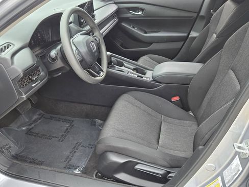 Used 2025 Honda Accord LX image 10