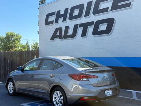 Used 2019 Hyundai Elantra SE FWD image 18