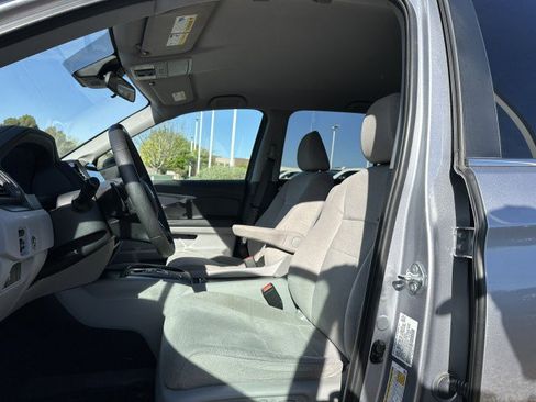 Used 2021 Honda Pilot EX image 11