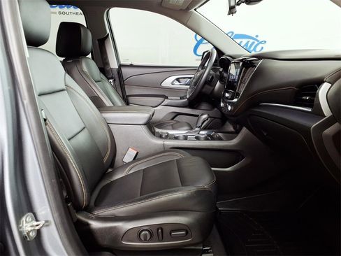 Used 2019 Chevrolet Traverse LT w/ LT Premium Package image 12