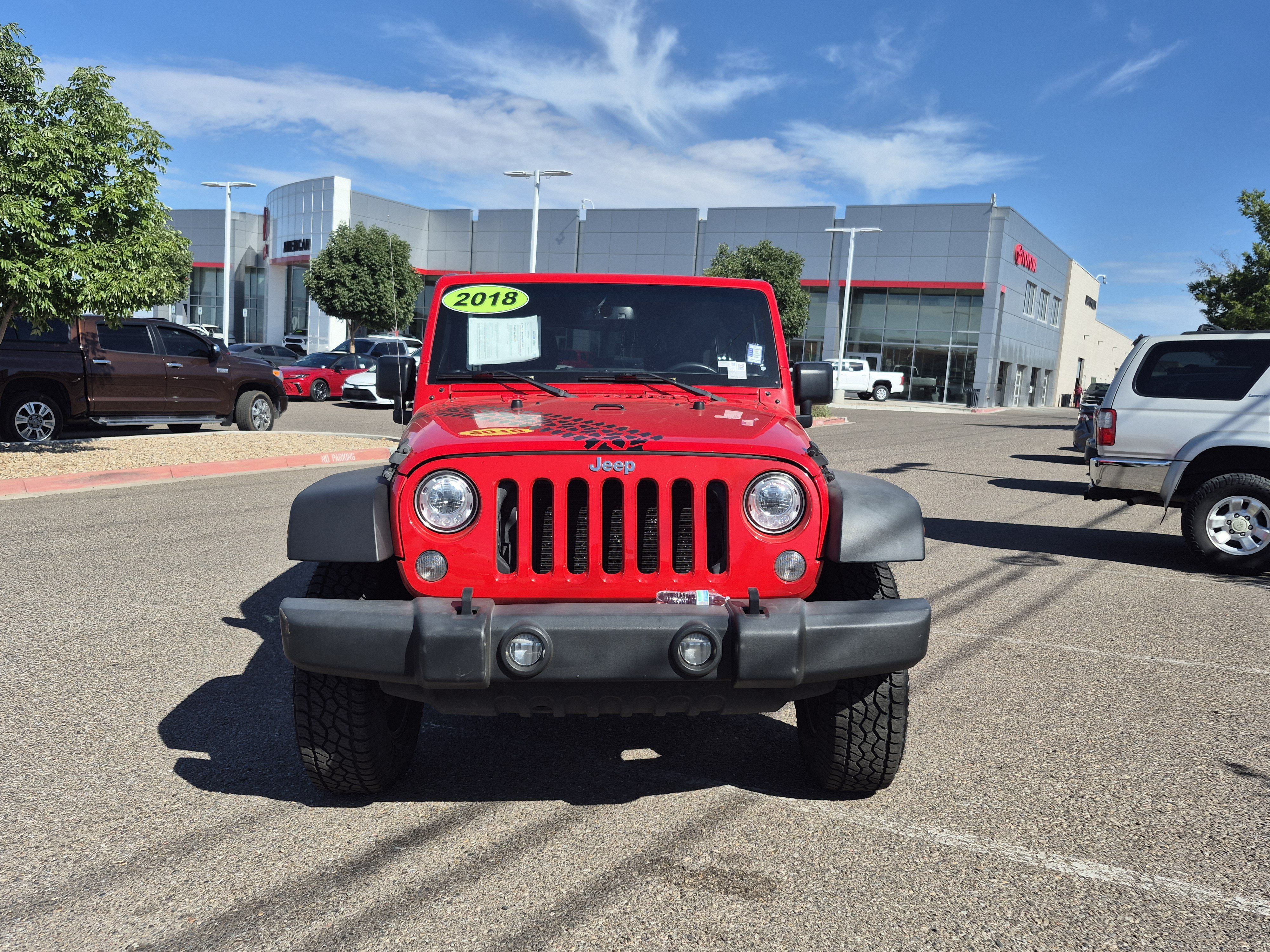 Used 2018 Jeep Wrangler Unlimited Rubicon w/ Connectivity Group AWD/4WD image 8