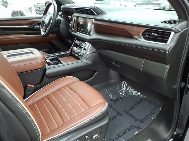 Used 2024 GMC Yukon XL Denali Ultimate AWD/4WD image 29
