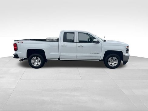 Used 2018 Chevrolet Silverado 1500 LT w/ All Star Edition AWD/4WD image 9