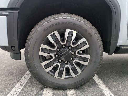New 2026 GMC Sierra 2500 Denali Ultimate AWD/4WD image 12