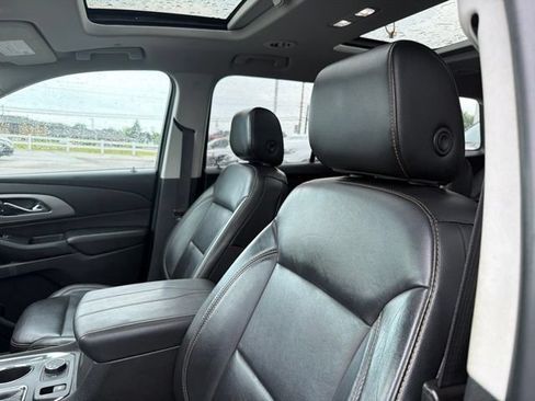 Used 2018 Chevrolet Traverse LT FWD image 9