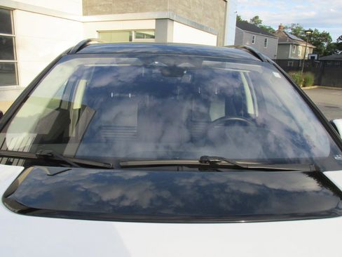 Used 2021 Land Rover Discovery Sport S image 40