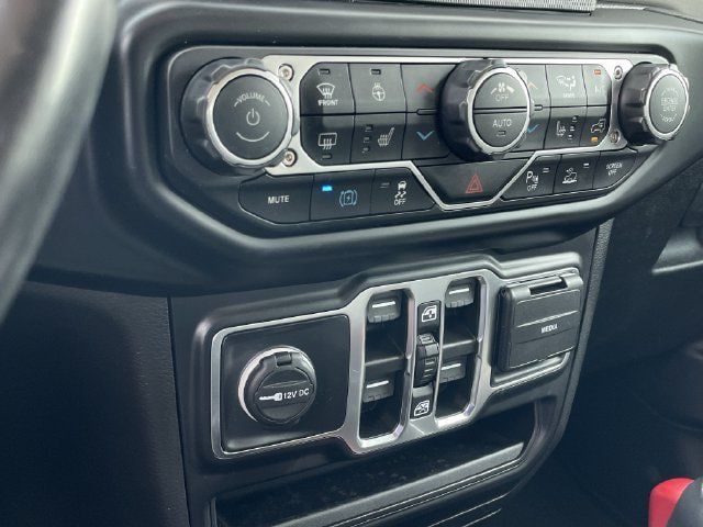 Used 2022 Jeep Wrangler Unlimited Sahara AWD/4WD image 19