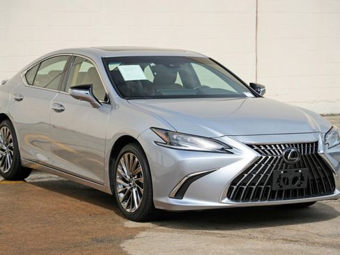 Used 2025 Lexus ES 300h w/ Accessory Package (Z1) FWD image 55