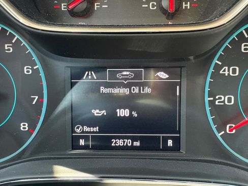 Used 2017 Chevrolet Cruze LS FWD image 39