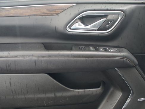 Used 2023 Chevrolet Suburban Premier RWD image 28