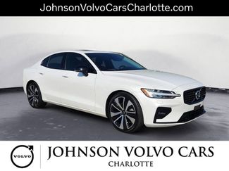 Used 2022 Volvo S60 B5 Inscription image 1