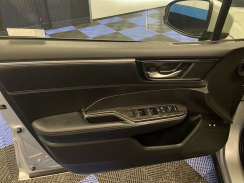 Certified 2018 Honda Clarity Plug-In Hybrid image 13