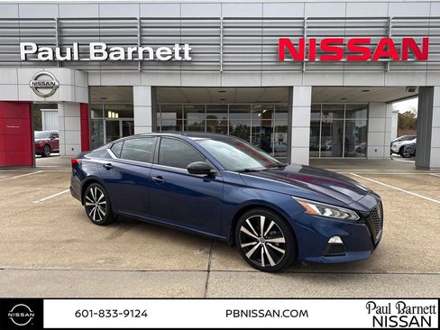 Used 2021 Nissan Altima 2.5 SR image 1