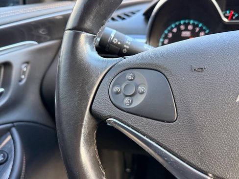 Used 2017 Chevrolet Impala LT w/ Convenience Package image 17