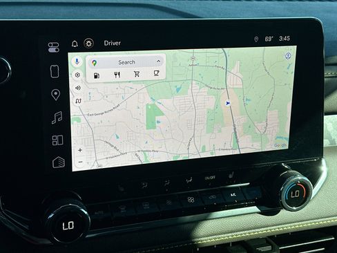 Used 2024 Chevrolet Colorado ZR2 w/ Technology Package image 18