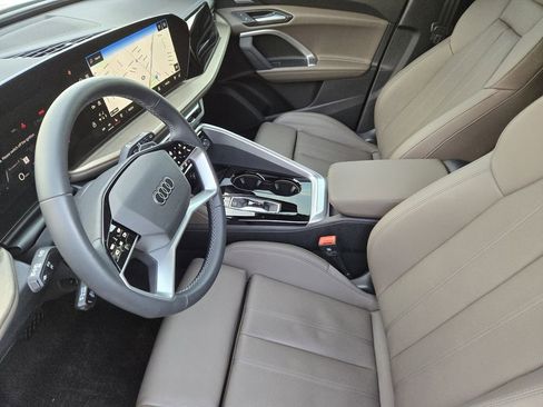 Certified 2025 Audi Q5 Premium Plus w/ Premium Plus image 15