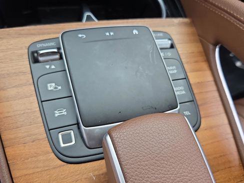 Used 2025 Mercedes-Benz GLE 450e 4MATIC w/ Winter Package image 21