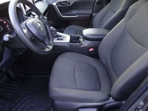 Used 2023 Toyota RAV4 LE FWD image 6