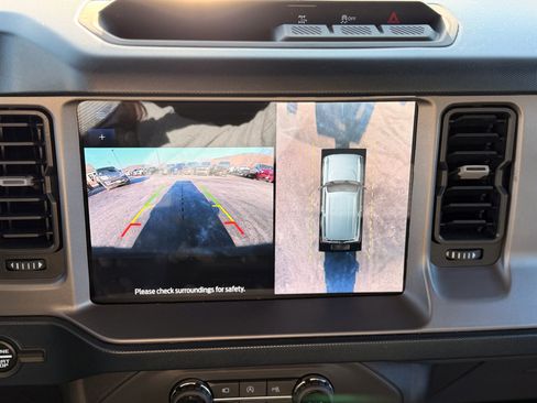 Used 2023 Ford Bronco Outer Banks image 31