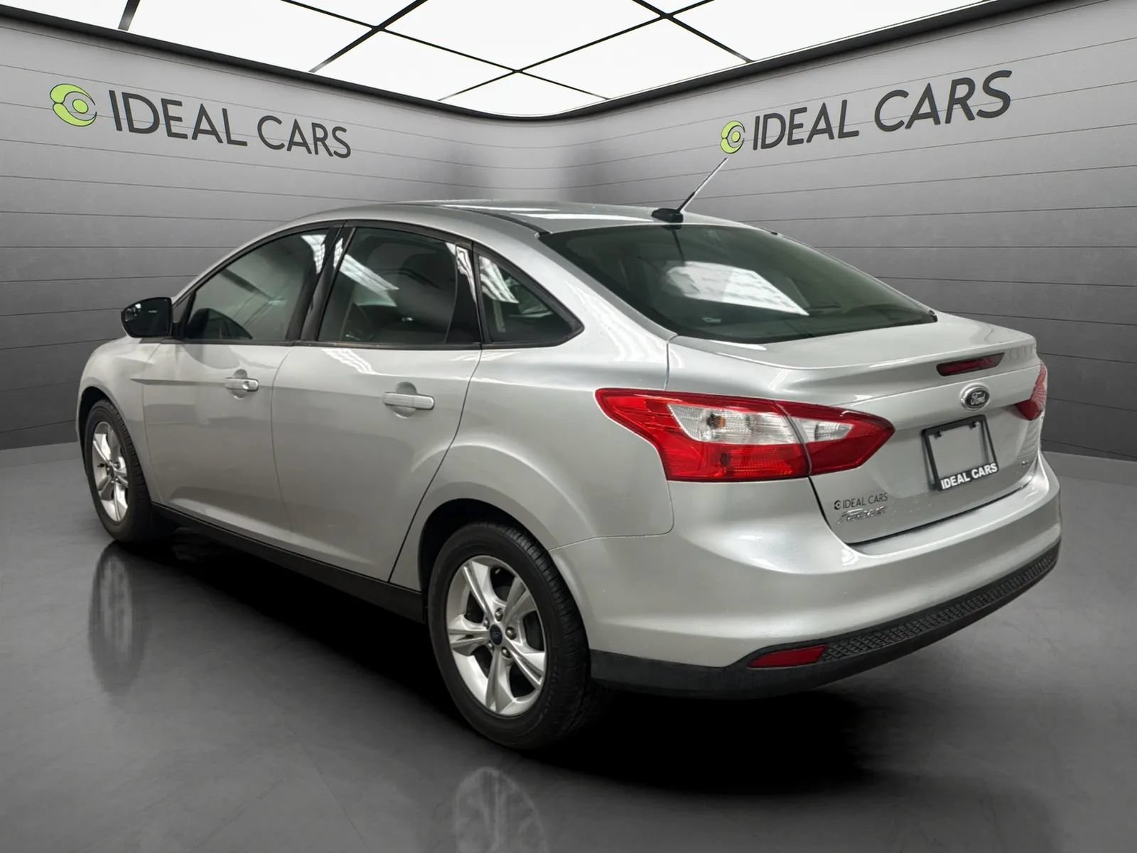 Used 2013 Ford Focus SE FWD image 3