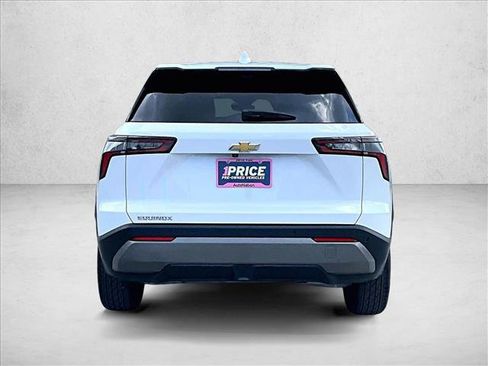 Used 2025 Chevrolet Equinox LT w/ Safety and Technology Package FWD image 4